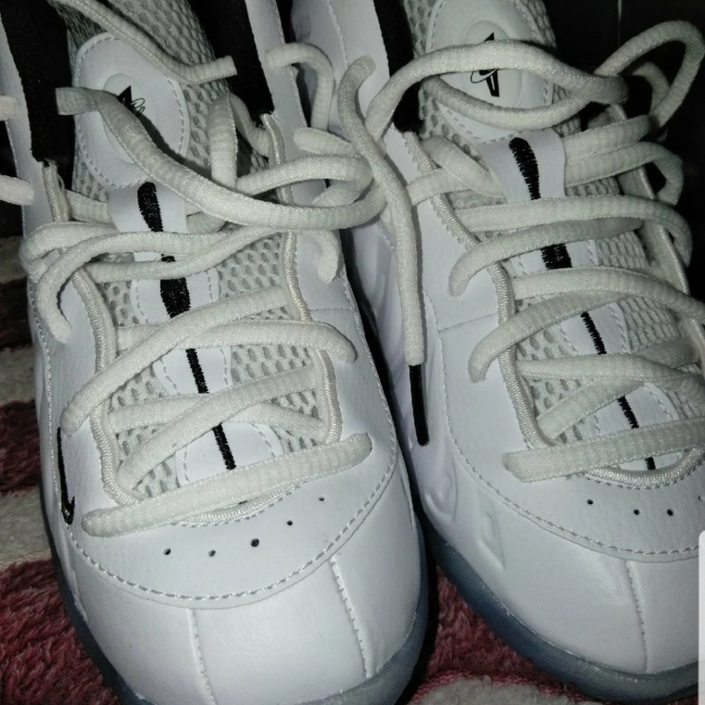 Big Boy Nike Foam Tennis shoes